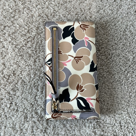 Kate Spade Wallet - Picture 3 of 3
